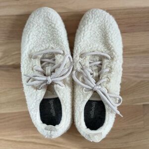 ALLBIRDS Women’s White Wool Runner Fluffs Sneakers Size 9